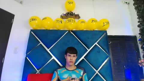 Snapshot of edwinboys chatting on 04/24/26, 02:30 Edwin online show from 04/24/26, 02:30