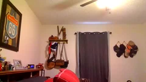 Snapshot of edwins777 chatting on 12/30/24, 08:15 Nicky789 online show from 12/30/24, 08:15