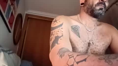 Snapshot of eemmee708927 chatting on 10/10/25, 08:08 eemmee708927 online show from 10/10/25, 08:08