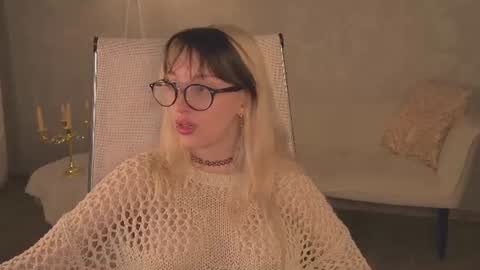 Snapshot of eevamarie chatting on 07/05/26, 12:23 EVA NON NUDE online show from 07/05/26, 12:23