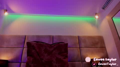 Eevee online show from 02/12/25, 12:01