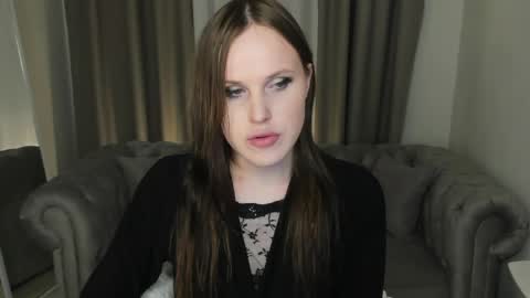 Effie Mur online show from 05/02/26, 08:47