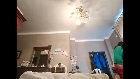 Effy online show from 12/24/24, 10:33