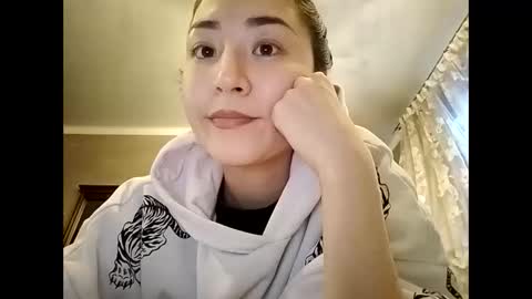 Effy online show from 12/26/24, 11:21