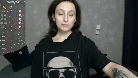 Snapshot of effy_gray chatting on 12/12/24, 10:13 Anna online show from 12/12/24, 10:13