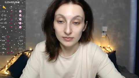 Snapshot of effy_gray chatting on 02/25/25, 06:25 Anna online show from 02/25/25, 06:25