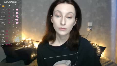 Snapshot of effy_gray chatting on 03/04/25, 08:57 Anna online show from 03/04/25, 08:57