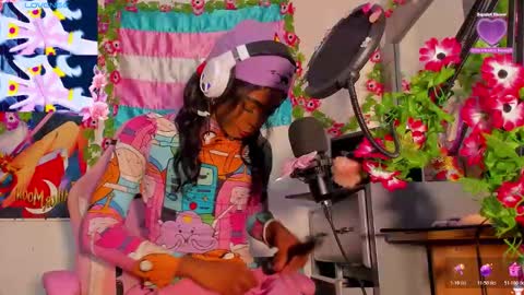 effy_marinn online show from 10/21/25, 02:51