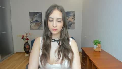 Effy Royse online show from 06/07/26, 05:38