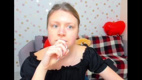 Snapshot of effyangel chatting on 01/27/25, 06:41 Effy online show from 01/27/25, 06:41