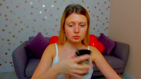 Snapshot of effyangel chatting on 01/31/25, 03:22 Effy online show from 01/31/25, 03:22