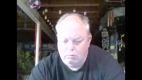 Snapshot of efriff chatting on 05/07/26, 10:42 efriff online show from 05/07/26, 10:42