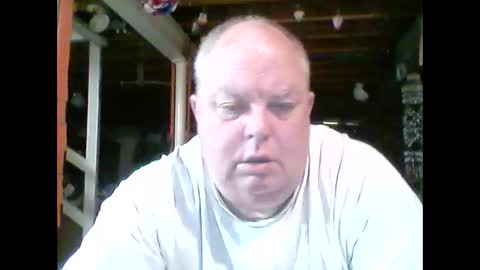 Snapshot of efriff chatting on 05/20/26, 09:37 efriff online show from 05/20/26, 09:37