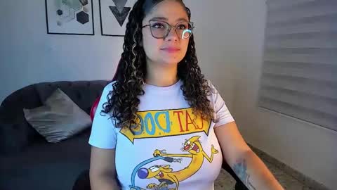 Snapshot of efy_lopez chatting on 01/09/26, 12:30 efy_lopez online show from 01/09/26, 12:30