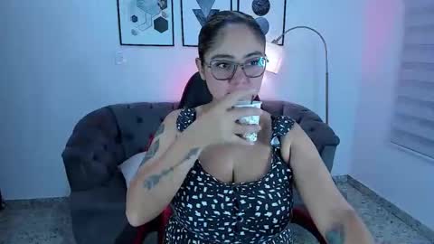 Snapshot of efy_lopez chatting on 01/13/26, 12:32 efy_lopez online show from 01/13/26, 12:32