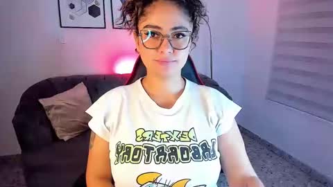 Snapshot of efy_lopez chatting on 01/16/26, 12:42 efy_lopez online show from 01/16/26, 12:42