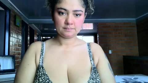 Snapshot of efy_lopez chatting on 05/13/26, 01:19 efy_lopez online show from 05/13/26, 01:19