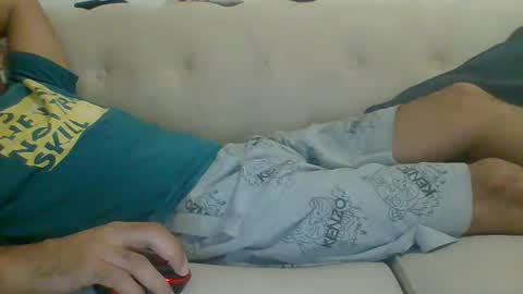 Snapshot of egyman2022 chatting on 12/16/24, 08:05 Im momo 35 Egyptian at Dubai online show from 12/16/24, 08:05