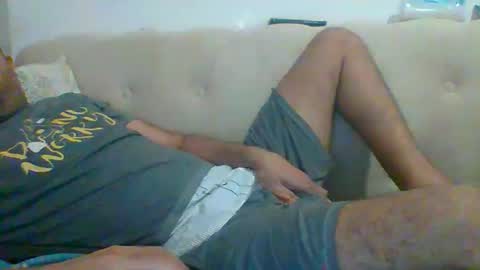 Snapshot of egyman2022 chatting on 11/17/25, 07:30 Im momo 35 Egyptian at Dubai online show from 11/17/25, 07:30