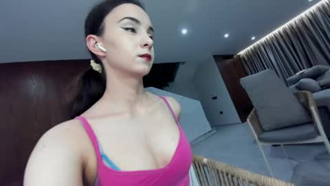 Snapshot of ehotlovea chatting on 05/12/26, 01:03 Erik and Alice online show from 05/12/26, 01:03