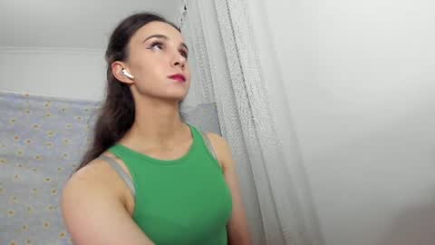 Snapshot of ehotlovea chatting on 06/16/26, 07:38 Erik and Alice online show from 06/16/26, 07:38