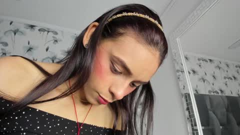 Snapshot of ehotloveaxxx chatting on 12/20/24, 07:50 Valery online show from 12/20/24, 07:50