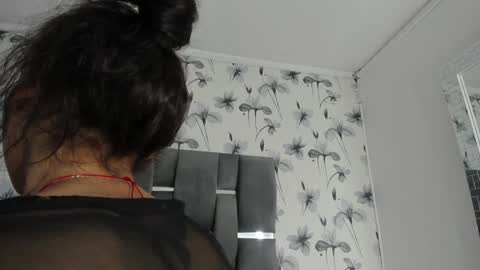 Snapshot of ehotloveaxxx chatting on 12/21/24, 01:10 Valery online show from 12/21/24, 01:10