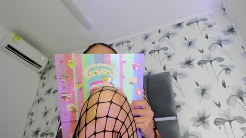 Snapshot of ehotloveaxxx chatting on 12/27/24, 02:25 Valery online show from 12/27/24, 02:25