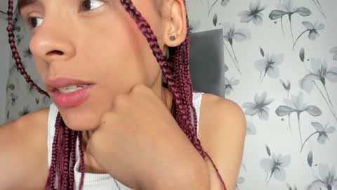 Snapshot of ehotloveaxxx chatting on 12/29/24, 05:44 Valery online show from 12/29/24, 05:44