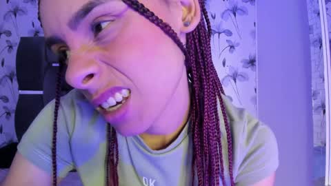 Snapshot of ehotloveaxxx chatting on 12/31/24, 05:22 Valery online show from 12/31/24, 05:22