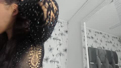 Snapshot of ehotloveaxxx chatting on 01/09/25, 04:39 Valery online show from 01/09/25, 04:39