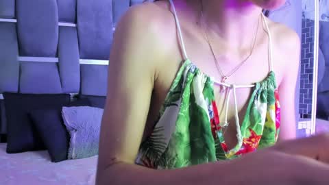 Snapshot of ehotloveaxxx chatting on 01/14/25, 06:28 Valery online show from 01/14/25, 06:28