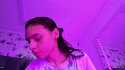 Snapshot of ehotloveaxxx chatting on 01/16/25, 01:04 Valery online show from 01/16/25, 01:04