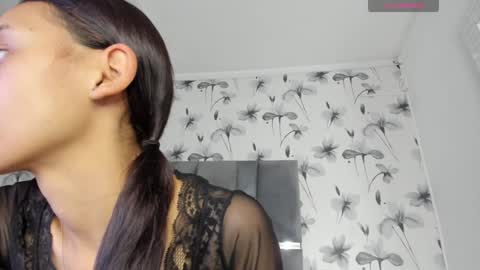 Snapshot of ehotloveaxxx chatting on 02/02/25, 12:35 Valery online show from 02/02/25, 12:35