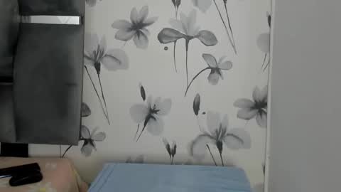 Snapshot of ehotloveaxxx chatting on 02/16/25, 07:15 Valery online show from 02/16/25, 07:15