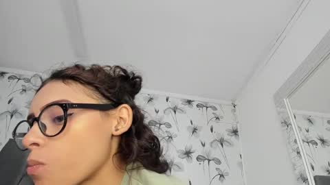 Snapshot of ehotloveaxxx chatting on 03/05/25, 04:57 Valery online show from 03/05/25, 04:57