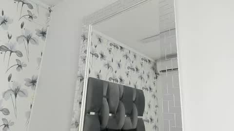 Snapshot of ehotloveaxxx chatting on 03/07/25, 03:28 Valery online show from 03/07/25, 03:28