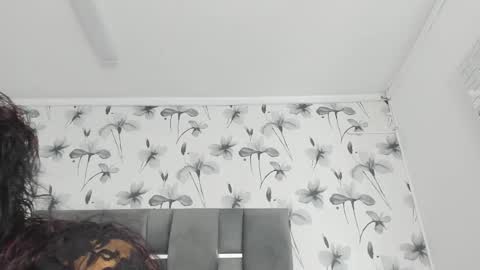 Snapshot of ehotloveaxxx chatting on 09/20/25, 01:45 Valery online show from 09/20/25, 01:45