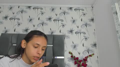 Snapshot of ehotloveaxxx chatting on 09/25/25, 02:54 Valery online show from 09/25/25, 02:54