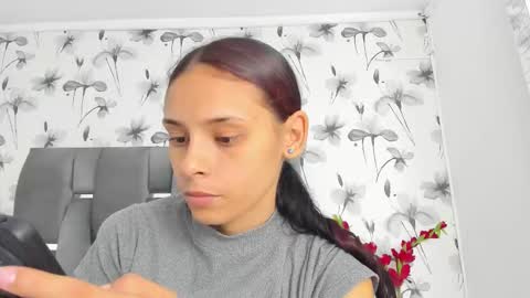 Snapshot of ehotloveaxxx chatting on 10/04/25, 04:49 Valery online show from 10/04/25, 04:49