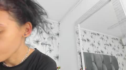 Snapshot of ehotloveaxxx chatting on 10/23/25, 01:54 Valery online show from 10/23/25, 01:54