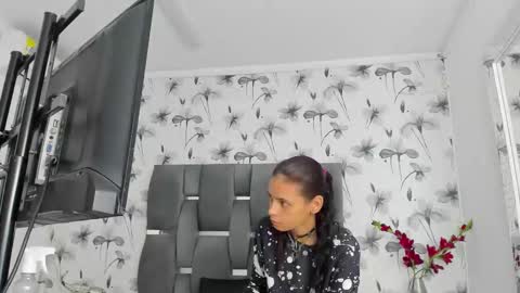 Snapshot of ehotloveaxxx chatting on 11/02/25, 03:03 Valery online show from 11/02/25, 03:03