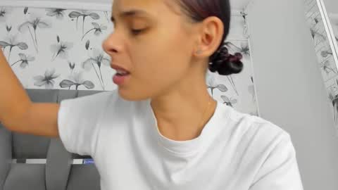 Snapshot of ehotloveaxxx chatting on 11/07/25, 01:11 Valery online show from 11/07/25, 01:11