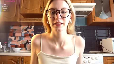 Snapshot of eileencrowday chatting on 05/04/26, 03:02 eileencrowday online show from 05/04/26, 03:02