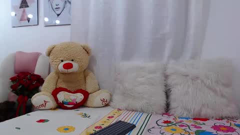 Snapshot of eileenmost chatting on 02/14/25, 11:09 eileenmost online show from 02/14/25, 11:09