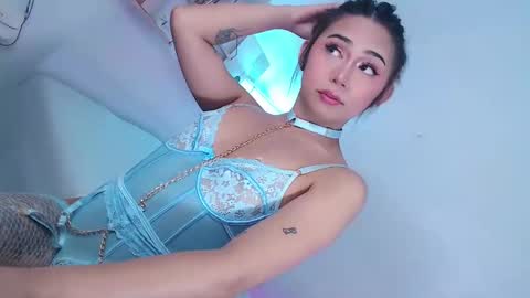 Snapshot of eilleh_loure chatting on 10/27/25, 12:42 Eilleh online show from 10/27/25, 12:42