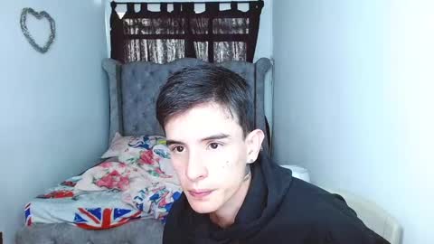 Snapshot of eimy_andres chatting on 12/15/24, 12:28 eimy_andres online show from 12/15/24, 12:28