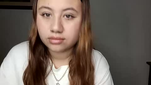 EIMY   MODEL INDEPENDENT online show from 01/07/25, 04:18