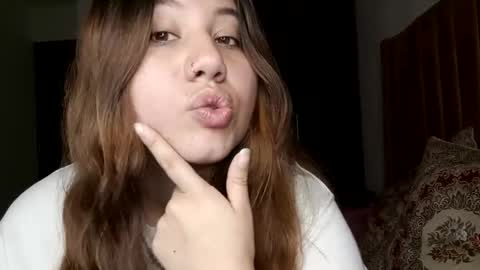 EIMY   MODEL INDEPENDENT online show from 01/19/25, 06:09