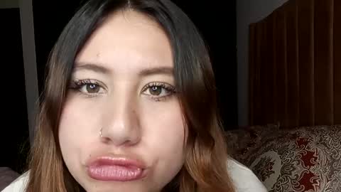 EIMY   MODEL INDEPENDENT online show from 01/31/25, 05:30